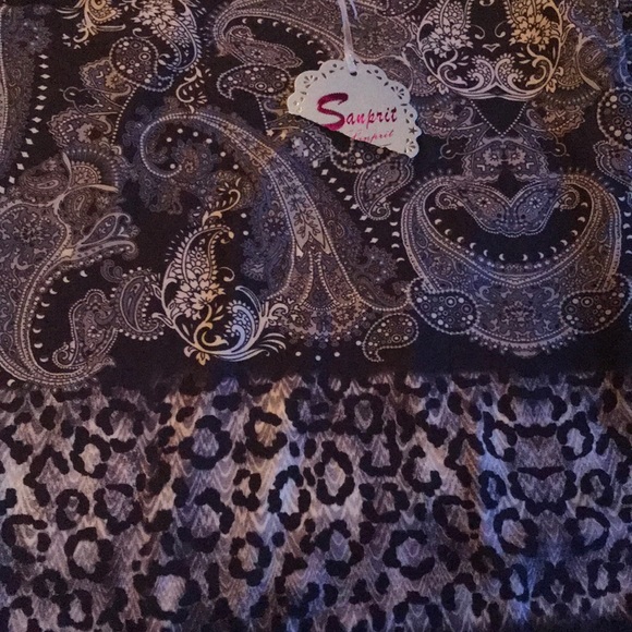 Dress - Picture 4 of 4